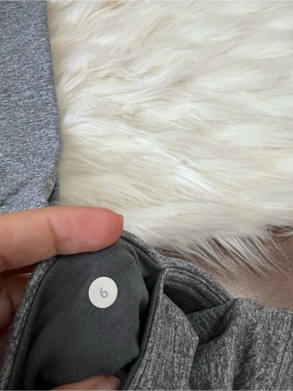 Lululemon Crop Leggings Size 6 Heather Gray Mid Rise Yoga Pants - Picture 4 of 4